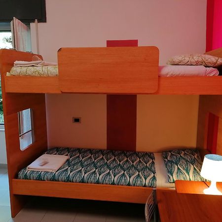 Perla Del Levante Hostel Framura Ruang foto