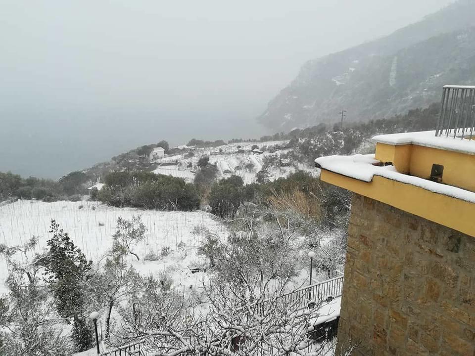Perla Del Levante Hostel Framura Bagian luar foto